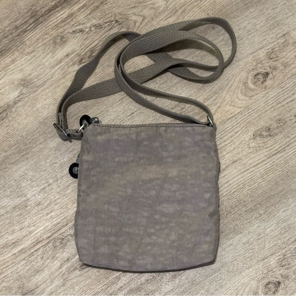 NEW Kipling Keiko Travel Shoulder Crossbody Bag In Nylon Gray 8 x 9 x 1.25" - Picture 4 of 6